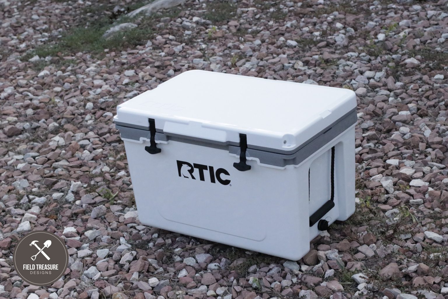 RTIC 185 vs IGLOO 35 Hard Cooler Comparison Field Treasure Designs