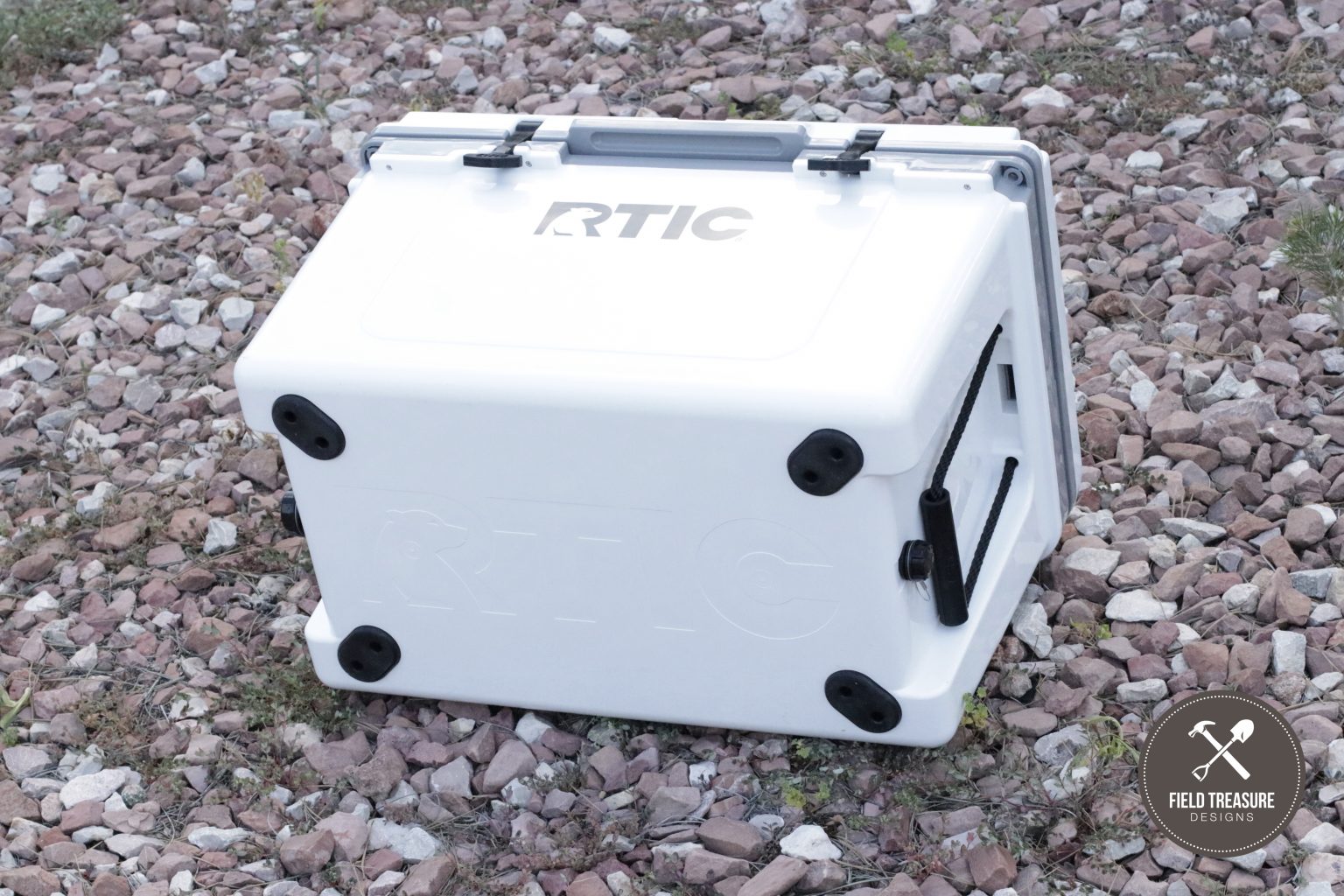 RTIC 185 vs IGLOO 35 Hard Cooler Comparison Field Treasure Designs