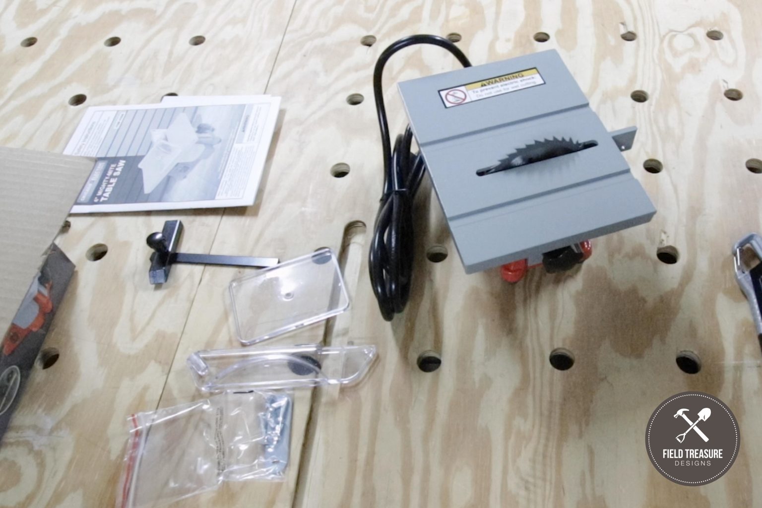 World's Smallest Table Saw?! - Field Treasure Designs